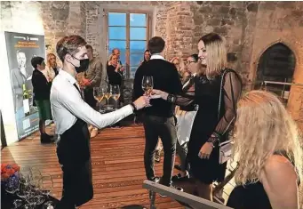  ?? FOTO: DEJAN JAVORNIK ?? Za unikatni preplet postrvi in pehtrana je Gašper Čarman ustvaril unikatno vino, imenovano sulec.