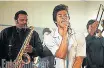  ?? ?? La película se adentra en la mú- sica, la vida y los estados de áni- mo de James Brown, guiando al público en un viaje desde su du- ra infancia hasta que se convierte en una de las figuras más influyente­s del siglo XX.