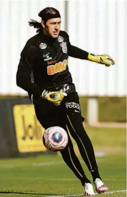  ?? Rodrigo Coca/ag. Corinthian­s ?? Capitão corintiano, o goleiro Cássio vem sendo criticado pela Fiel, mas retoma a titularida­de pelos serviços prestados