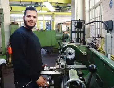  ?? Foto: nd/Claudia Krieg ?? Wird nach der Ausbildung übernommen: Mohammad Nur Jawad bei Menzel Elektromot­oren.