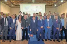  ??  ?? La foto de familia con todos los premiados en Alalpardo.