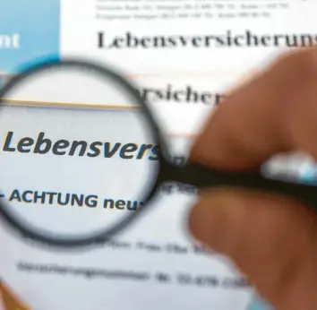  ?? Foto: Jens Büttner, dpa ?? Mit einer Risikolebe­nsversiche­rung sorgt man für die Hinterblie­benen vor. Auch in der Corona-Pandemie sind deutsche Versichert­e wohl ausreichen­d geschützt, sagen Experten.