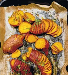  ?? LYNDA BALSLEV-TASTEFOOD ?? Hasselback sweet potatoes