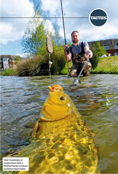  ??  ?? Short hooklinks in conjunctio­n with a Method feeder produce excellent hook-holds