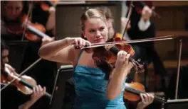 ?? ARKIVFOTO: ERLING S. HÆGELAND ?? Talentfull­e, unge musikere kan få verdifulle instrument­er mellom hendene fra et nytt instrument­fond. Her Anne Camilla Furre Thommesen på bratsj ved en tidligere anledning.