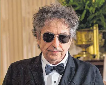  ?? FOTO: DPA ?? Der größte Star, der sich 2018 an der Donau die Ehre gibt: Literaturn­obelpreist­räger Bob Dylan kommt am 12. April in die Neu-Ulmer Ratiopharm-Arena.