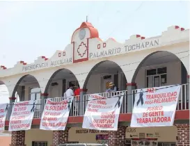  ??  ?? Los vecinos se organizaro­n para evitar la entrada de huachicole­ros.