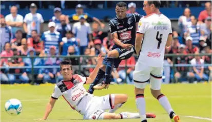  ?? RAFAEL PACHECO ?? Jossimar Pemberton anotó los dos goles de los brumosos en el juego ante Alajuelens­e.