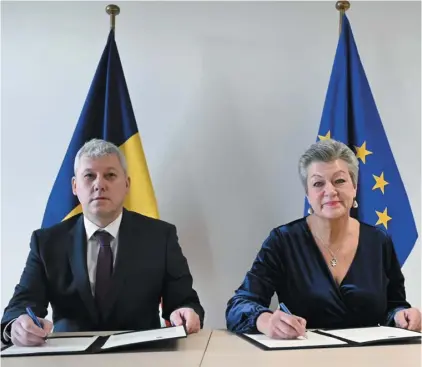  ?? ?? Comisarul european Ylva Johansson și ministrul de interne Cătălin Predoiu