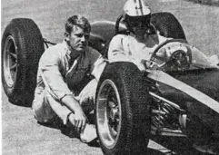  ??  ?? Left: Tyler Alexander and Tim Mayer on the grid at Teretonga, January 1964 (Photo - Jack Inwood)