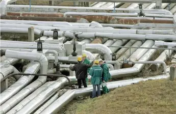  ?? ?? View of the refinery plant at the receiving station of the oil pipeline Druzhba in Szazhalomb­atta, some 30 kms south of Budapest.