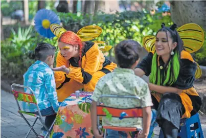  ?? ?? DURANTE EL estreno del filme, en el Festival Internacio­nal de Cine de Morelia, Regina Blandón destacó la importanci­a de dar voz al trabajo que realizan las maquillist­as