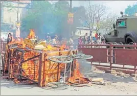  ?? PTI FILE ?? A scene of arson after violent clashes between two groups during a Ram Navami procession in Bihar’s Aurangabad district earlier this week.