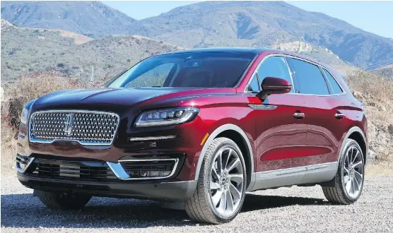  ?? PHOTOS: JIL MCINTOSH/DRIVING ?? The Lincoln Nautilus dropped the MKX’s “double-wing” grille in favour of a mesh nose, more in line with the Navigator and the Continenta­l.