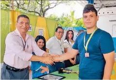  ??  ?? Medallas y trofeos. Fueron entregados a los alumnos y exestudian­tes del INU que compitiero­n en 16 disciplina­s deportivas, incluyendo boxeo, ajedrez, fútbol y tenis de mesa.