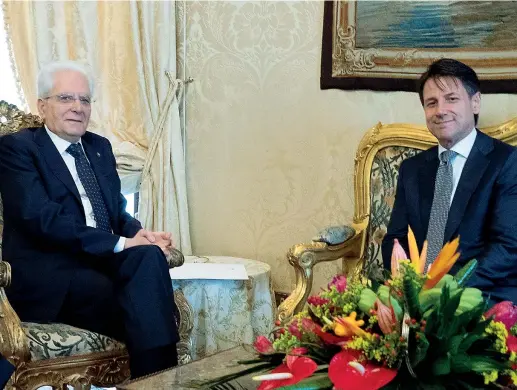  ??  ?? Al Colle Il presidente della Repubblica, Sergio Mattarella, 76 anni, con Giuseppe Conte, 54, presidente del Consiglio incaricato, ieri all’incontro al Quirinale (Lapresse)