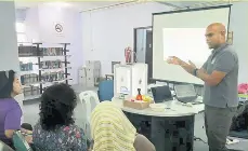  ??  ?? MENARIK: Sesi 3D Printing antara program yang paling menarik minat para peserta sepanjang ‘Program Juh Nambah Ilmu 2018’.