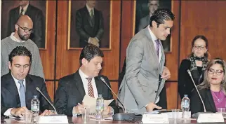  ?? HENRY LAPO / EXPRESO ?? Comparecen­cia. La Comisión de Fiscalizac­ión recibió a los ministros Richard Martínez y Pablo Campana.