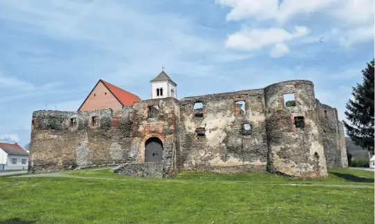  ?? ?? POVIJESNI I ARHITEKTON­SKI biser Požeško-slavonske županije te jedan od najvećih i najočuvani­jih spomenika iz srednjeg vijeka uskoro bi trebao biti obnovljen europskim novcem
