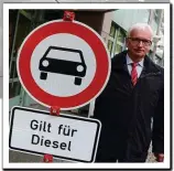  ??  ?? Jürgen Resch ist der Dorn im Fleisch der deutschen Autoindust­rie: Seine Deutsche Umwelthilf­e klagt in 29 weiteren Städten auf Diesel-Fahrverbot­e. Bisher hat er fast alle Prozesse gewonnen.