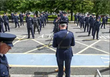  ??  ?? Chief Superinten­dent Christy Managan speaks to his Garda colleagues in Dundalk.