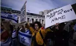  ?? ?? Des personnes participen­t à une manifestat­ion de solidarité avec Israël à Berlin, le dimanche 14 avril 2024, à la suite des attaques iraniennes contre Israël pendant la nuit.