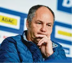  ?? Foto: Uwe Anspach, dpa ?? Der frühere Formel 1 Fahrer Gerhard Berger leitet die Deutsche Tourenwage­n Meis terschaft – und ist auf der Suche nach einem neuen Hersteller.