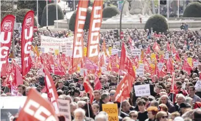  ?? Foto: CC.OO. ?? Die Proteste der Rentner werden zur politische­n Herausford­erung für Rajoy.