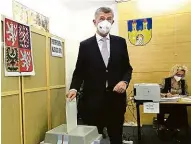  ?? Foto: Petr Topič, MAFRA ?? Andrej Babiš Premiér a předseda ANO volil v Lovosicích na Ústecku.