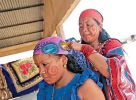  ?? FOTO
COLPRENSA ?? Las mujeres wayúu pidieron ser dignificad­as, luego del trato degradante que les dieron en un programa radial.