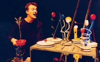  ??  ?? Fantasia
«I giochi dell’ingegner Calder» in scena oggi al Testoni Ragazzi (ore 10.30, sala B, età 3-6) è prodotto da La Baracca