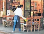  ??  ?? Del 1 al 22 de octubre se han revisado mil 26 restaurant­es para verificar medidas sanitarias.