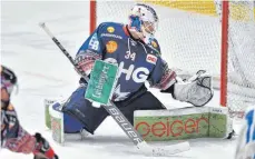  ?? FOTO: FELIX KÄSTLE ?? Ein starker Rückhalt: Jonas Langmann im Tor der Towerstars.