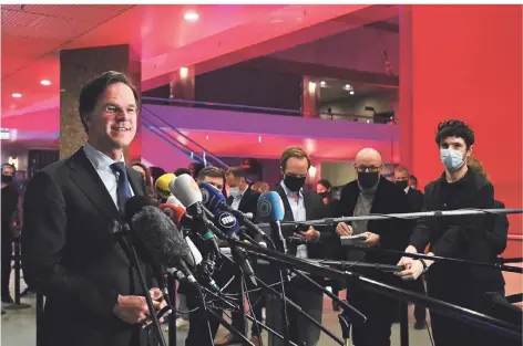  ?? FOTO: PIROSCHKA VAN DE WOUW/AFP ?? Ministerpr­äsident Mark Rutte am Mittwochab­end nach der Parlaments­wahl.