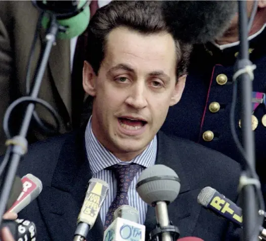  ??  ?? Nicolas Sarkozy, ministre du Budget et porte-parole du gouverneme­nt Balladur, le 31 mars 1993.