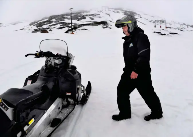  ?? PÅL CHRISTENSE­N ?? – Jeg er sjeleglad for at det ikke er denne uka det er vinterferi­e, sier Steinar Tore Bjordal på Stavtjørn.