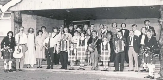  ?? ?? Scottish traditiona­l music entertaine­rs from all over the country gathered at Arbroath’s Meadowbank Inn in September 1980 for a tribute to the late accordioni­st, bandleader and composer Lindsay Ross from nearby village Friockheim, who had died very suddenly.
