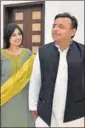  ?? ARVIND YADAV/HT PHOTO ?? Uttar Pradesh chief minister Akhilesh Yadav with wife Dimple at CM Niwas in Lucknow on Friday.