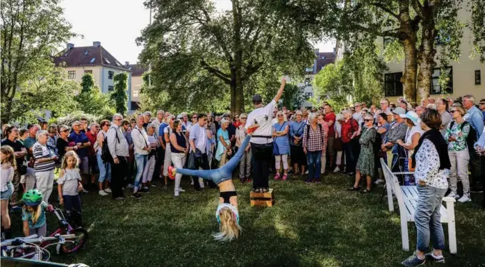  ?? FOTO: MORTEN UGLUM ?? På Torshov regner man med at det lå et hov for den norrøne guden Tor. Bildet er tatt under en av Leif Gjerlands byvandring­er.