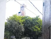  ??  ?? Esta es la antena que aún no ha sido quitada del lugar.