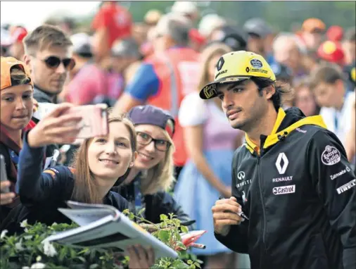  ??  ?? ESTRELLA. Carlos Sainz empezará en 2019 una nueva aventura en McLaren, su tercer equipo en la F1 aunque el madrileño solo tiene 24 años.