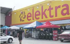  ??  ?? PROMOCIÓN. Elektra ofrece la promoción del 2X1 en varios de sus productos en todas sus tiendas.