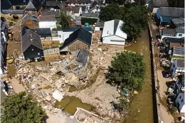  ?? Sebastien Bozon/ AFP ?? Enchentes causaram grande devastação na Europa, sobretudo na Alemanha e na Bélgica, número de mortos aumenta a cada dia
