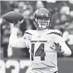  ?? BRAD MILLS/ USA TODAY SPORTS ?? Jets quarterbac­k Sam Darnold threw a career- best four TD passes against the Redskins.