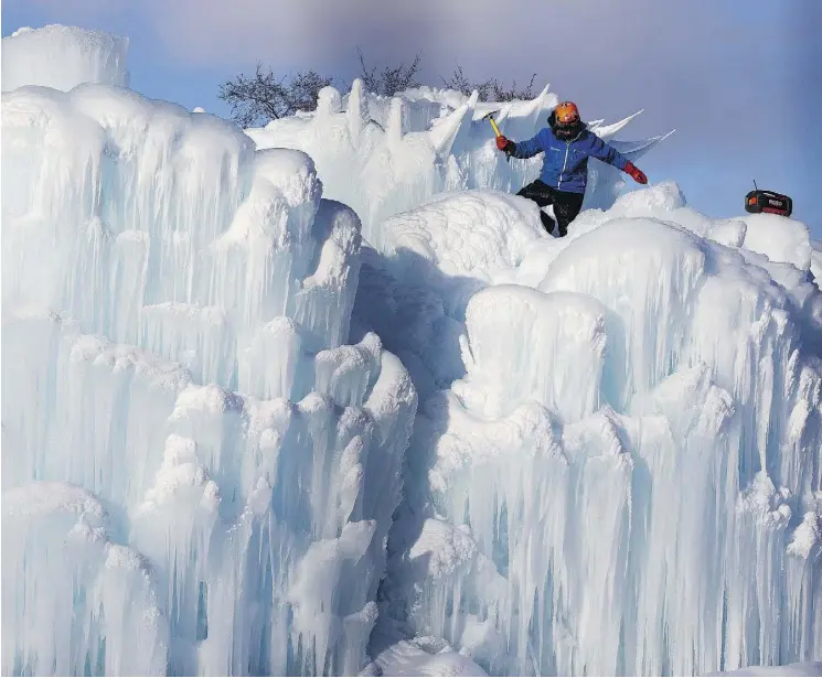  ?? DAVID BLOOM ?? Crews continue to work on the Ice Castle in Hawrelak Park on Thursday. Friday is forecast to see a high of -28C and an extreme wind chill of -43C.