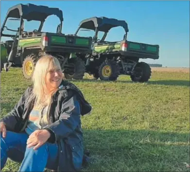  ?? GZA M. LALOR ?? EN LA TIERRA. La autora fue la primera mujer en convertirs­e en dirigente gremial, además de ser productora, en la Sociedad Rural Argentina y lideró una sede crucial en el conflicto del 2008.