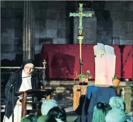  ?? ÀLEX GARCIA ?? La monja dominica Lucía Caram ahir a l’església de Santa Anna