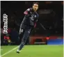  ??  ?? Neymar se dio gusto con el gol marcando hasta cuatro tantos ante el Dijon.