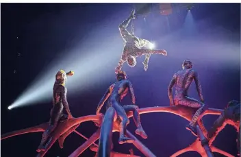  ?? FOTO: KEYSTONE ?? Mit ihrem Programm „Totem“sind die Artisten des Cirque du Soleil momentan unterwegs auf Tournee.