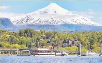  ??  ?? Villarrica en la IX región es uno de los polos turísticos con proyectos inmobiliar­ios.